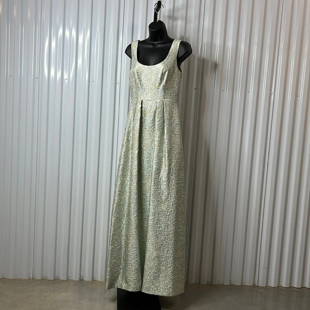 Platinum by Shelli Segal Formal Gown. Preowned - Picture 1 of 10